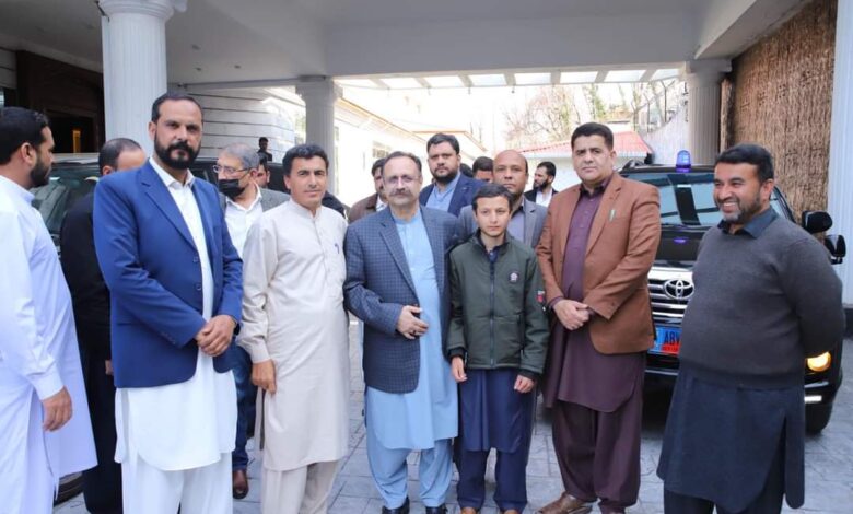 Photo of Sardar Tanveer Ilyas pays a day-long visit to his native place